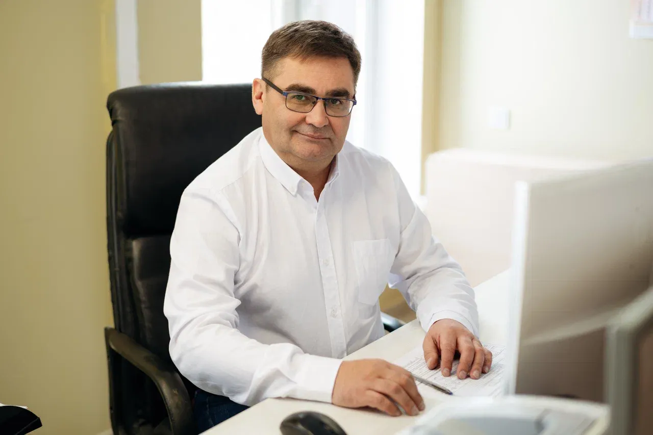 Менеджер по работе с проектами </br> Абдрахманов Ильфат